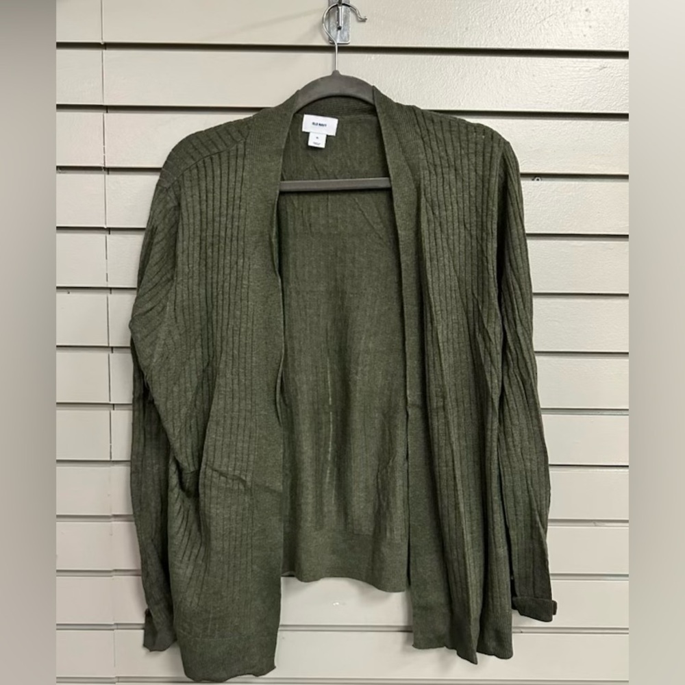 Old Navy Women’s Green Cardigan Sweater. Size XL. Never Worn!